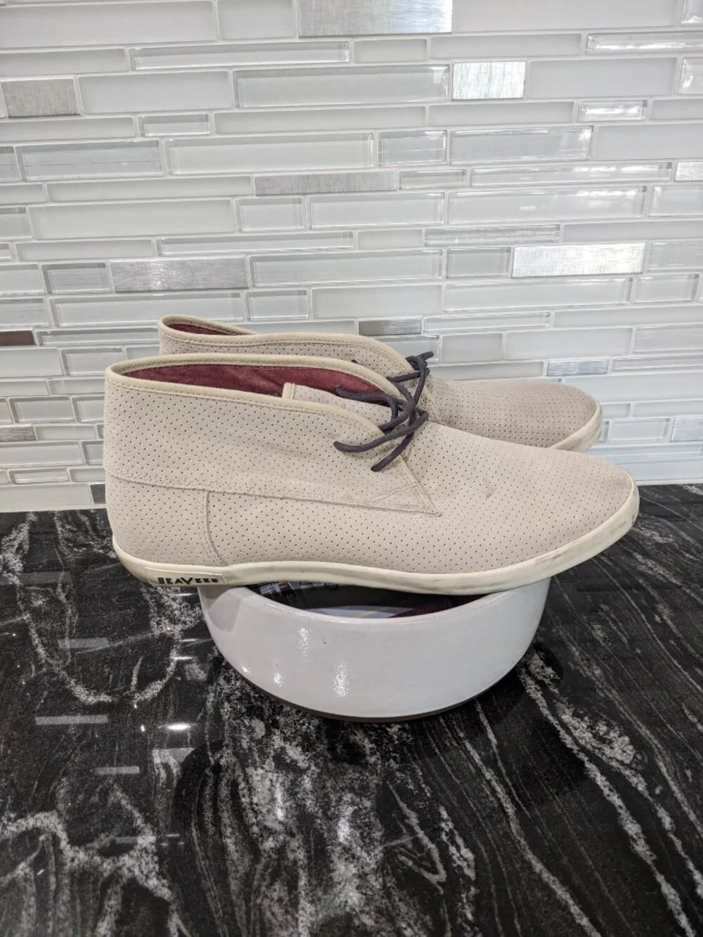 Seavsea - Cream Suede Chukka Boots with Simple Lacing. Mens 10